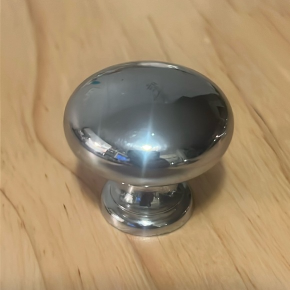 4pc Chrome/Silver Cabinet Drawer Knobs - Picture 5 of 5
